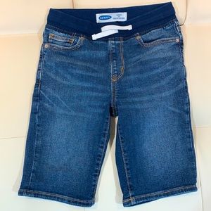 Old Navy Medium-Wash Jean Shorts size 8